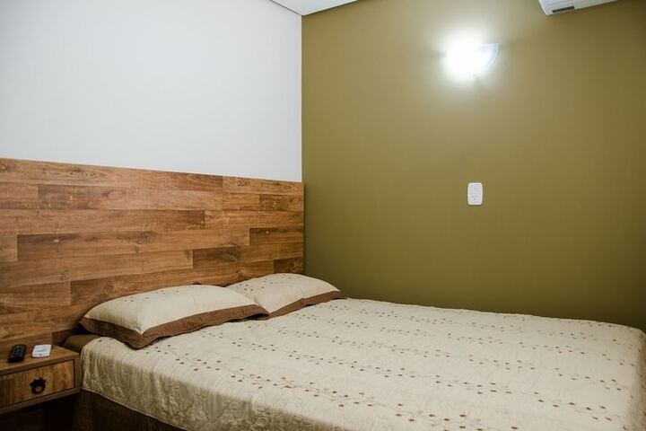Room 8 of 28