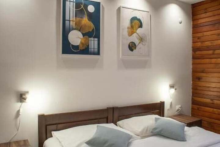 Room 10 of 22