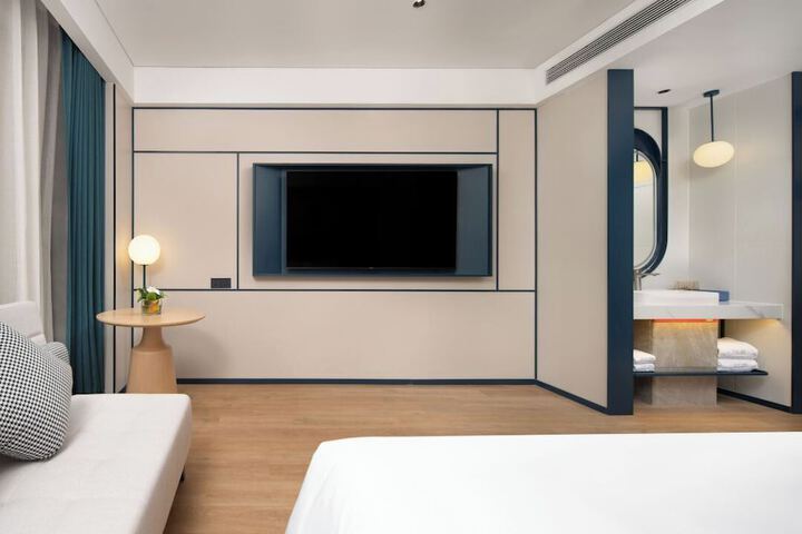 Room 22 of 37