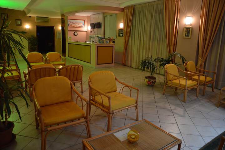 Guest Lobby