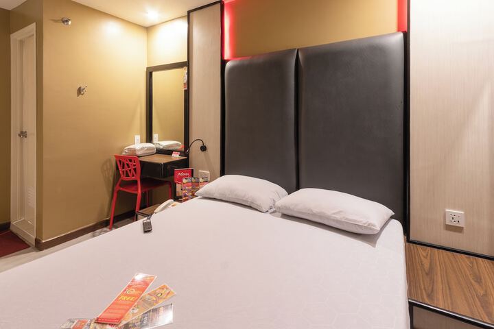 Room 13 of 29