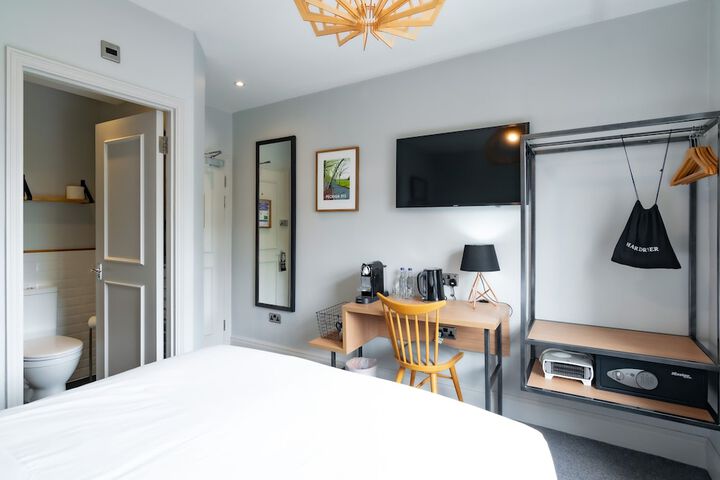 Room 35 of 53