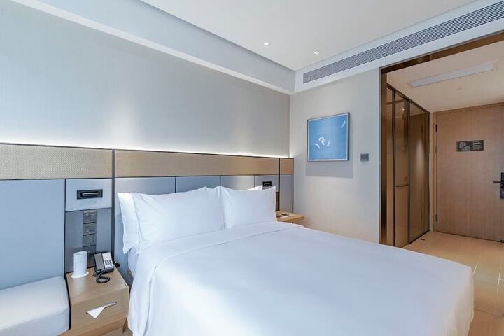 Room 3 of 32