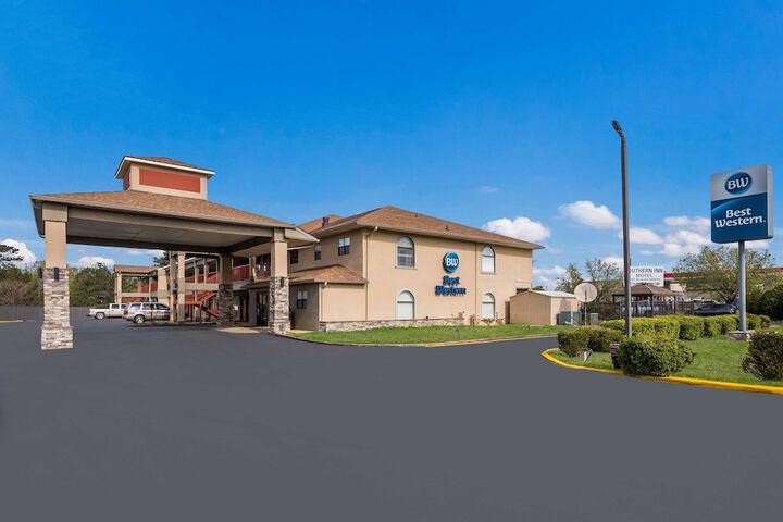 Hotel Entry