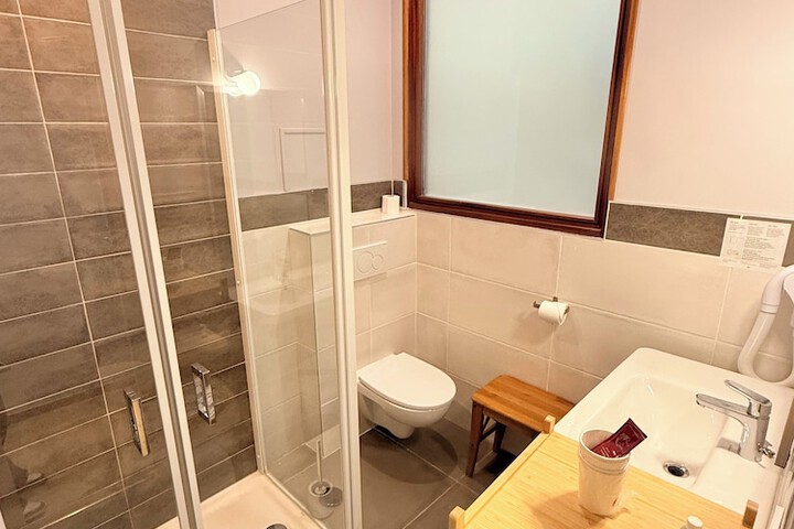 Room 14 of 22
