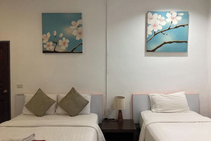Room 15 of 93