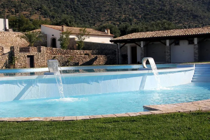 Pool 10 of 13