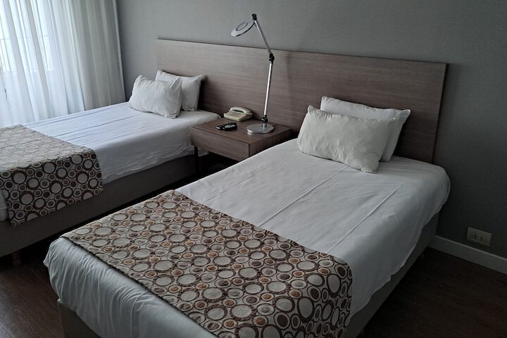 Room 35 of 69
