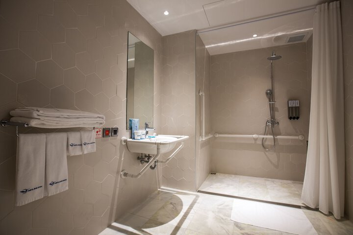 Room 44 of 65