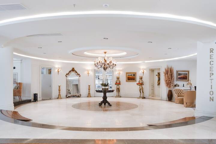 Guest Lobby