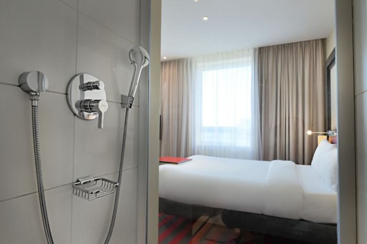 Room 68 of 160