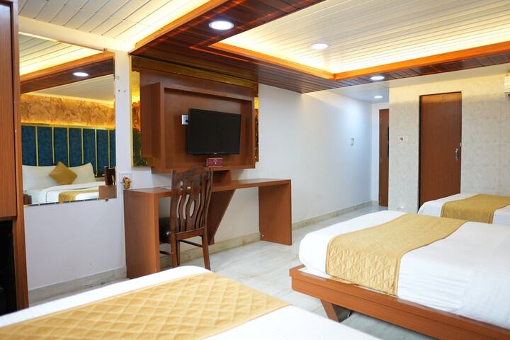 Room 32 of 68