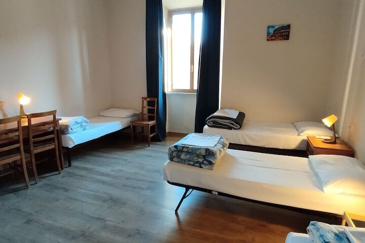 Room 25 of 53