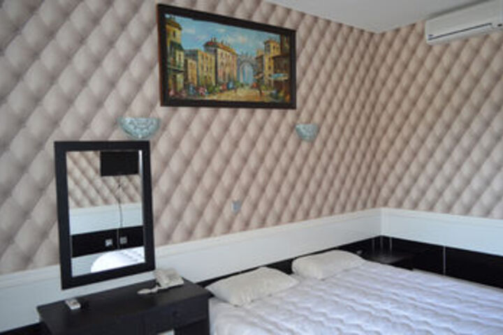 Room 15 of 25