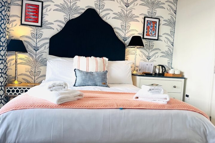 Room 13 of 48