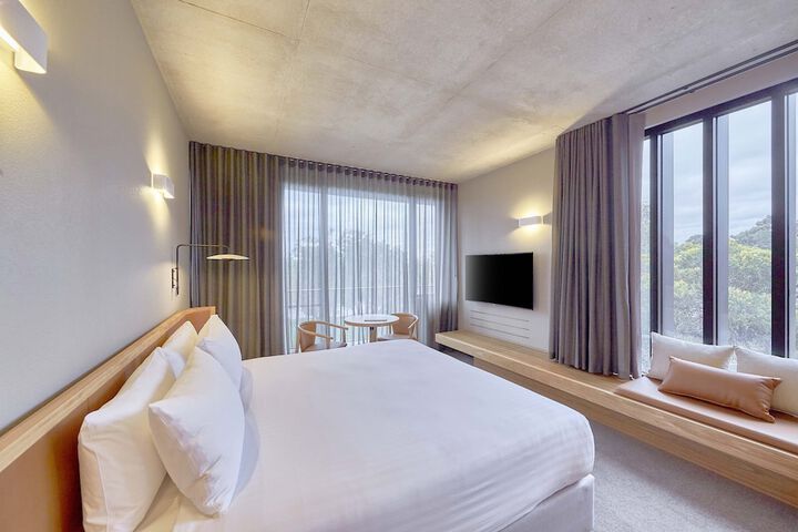 Room 4 of 82