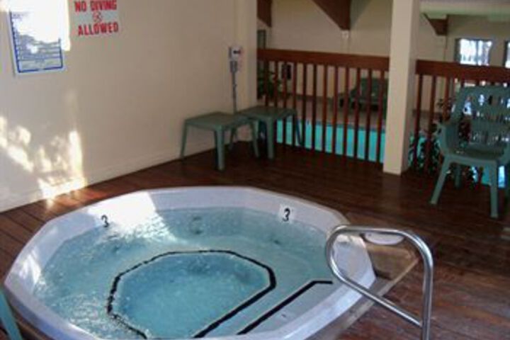 Pool 103 of 106
