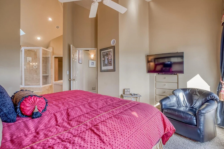 Room 4 of 20