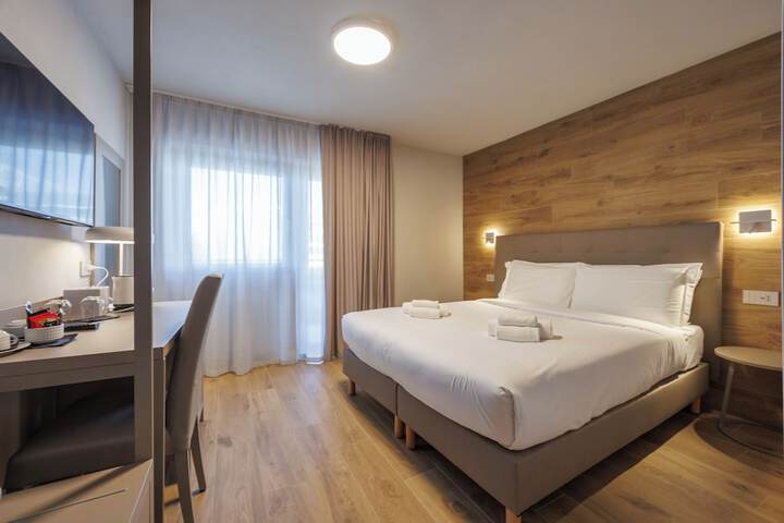 Room 28 of 72