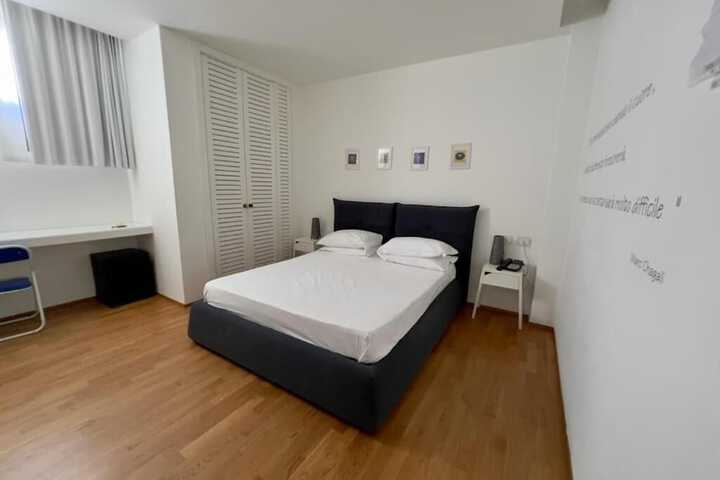 Room 8 of 49