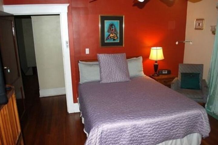 Room 17 of 40