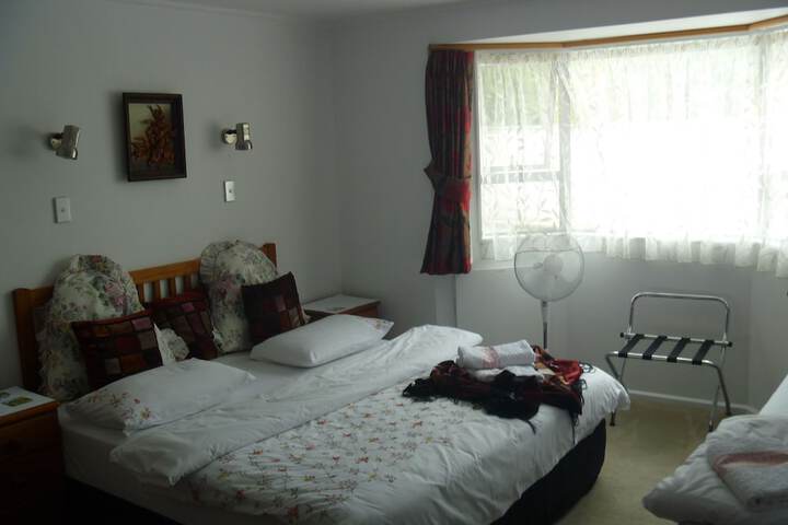 Room 10 of 48