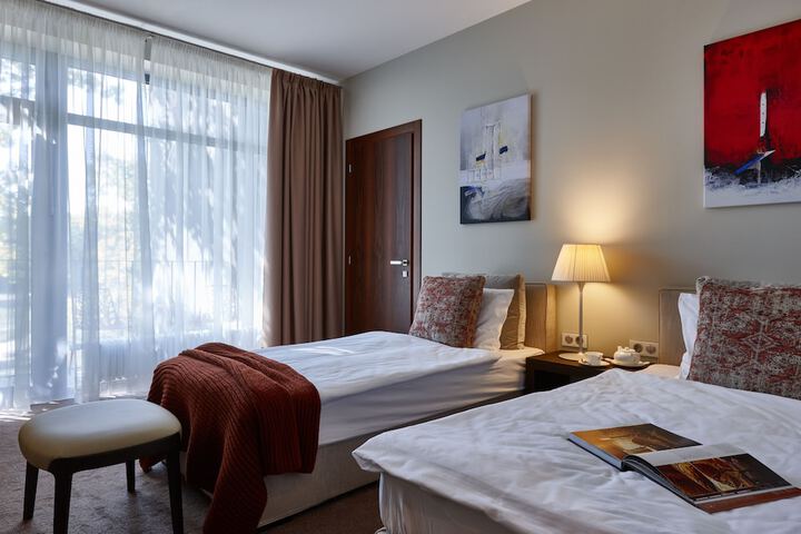 Room 27 of 112