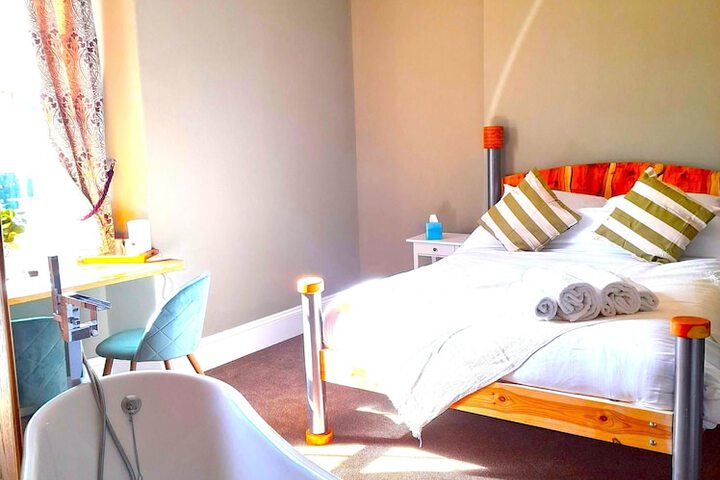 Room 9 of 20