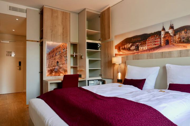 Room 7 of 43