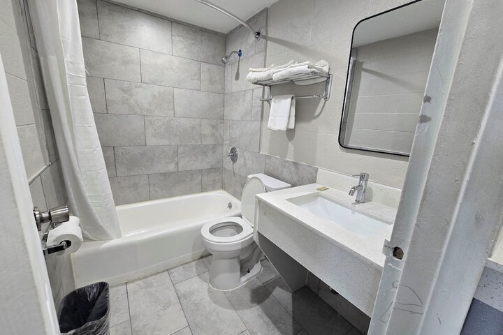 Room 16 of 21