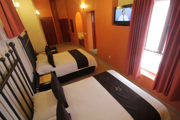 Room 8 of 40