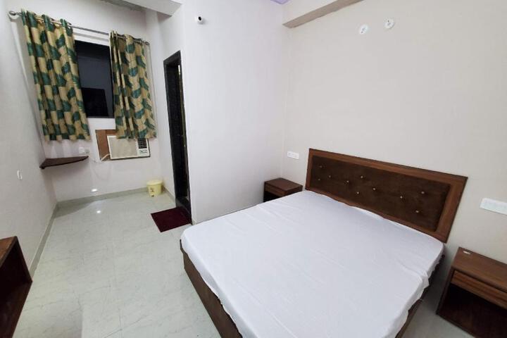 TIRUPATI HOTEL AND BANQUETS
