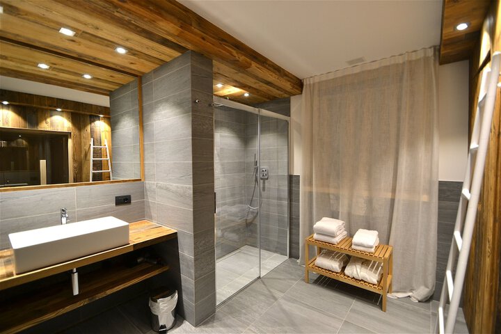 Room 40 of 60