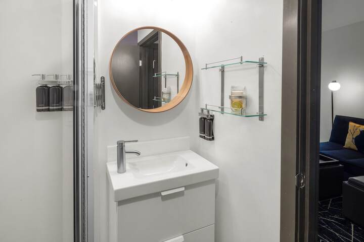 Bathroom sink