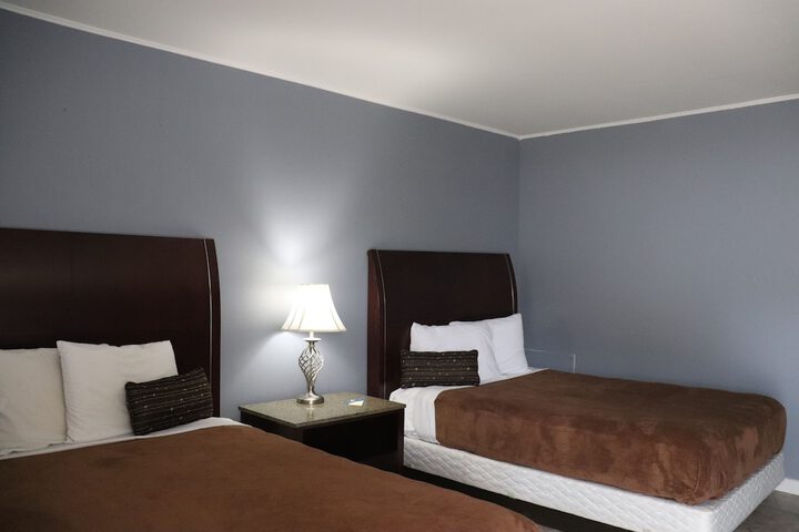 Room 6 of 11