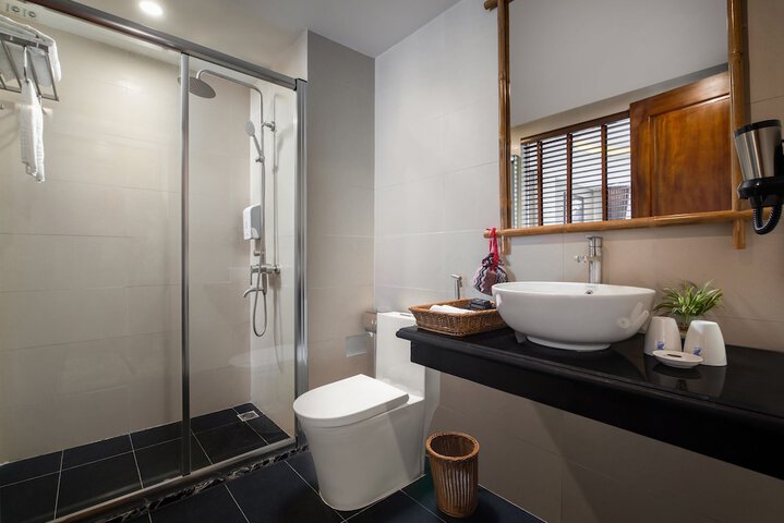 Room 50 of 84