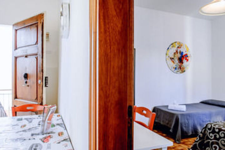 Room 82 of 160