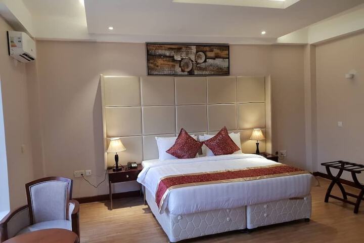 Room 5 of 34