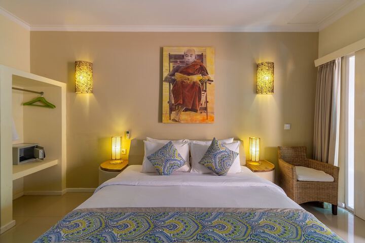 Room 4 of 11