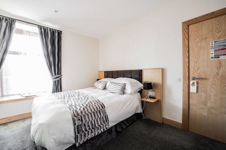 Room 2 of 34