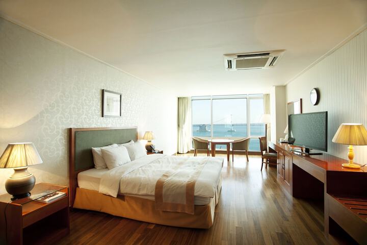 Room 2 of 29