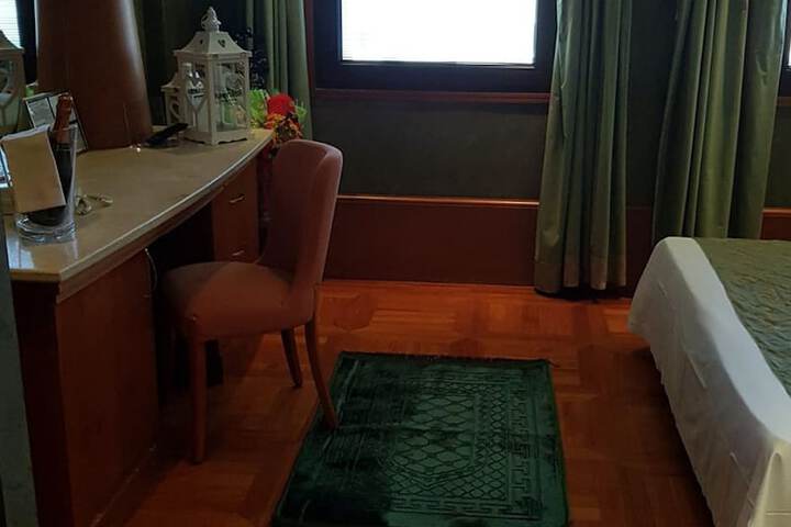 Room 12 of 17
