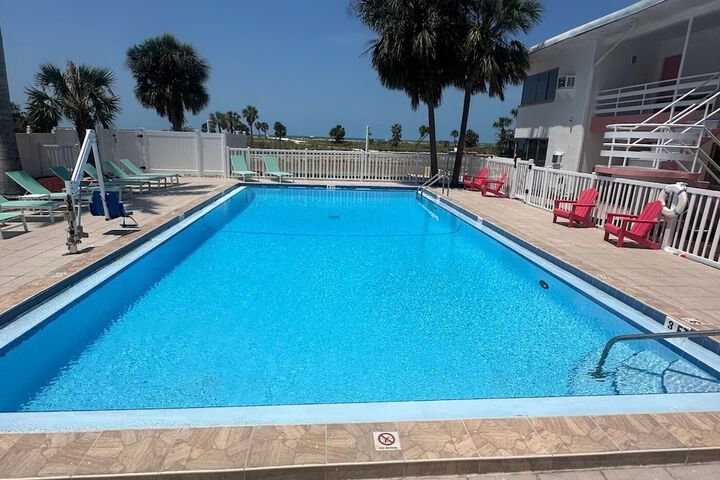 Pool 19 of 23