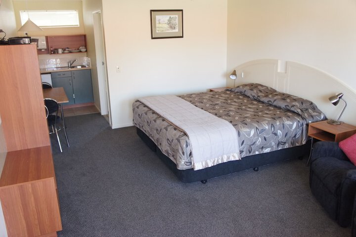 Room 18 of 93