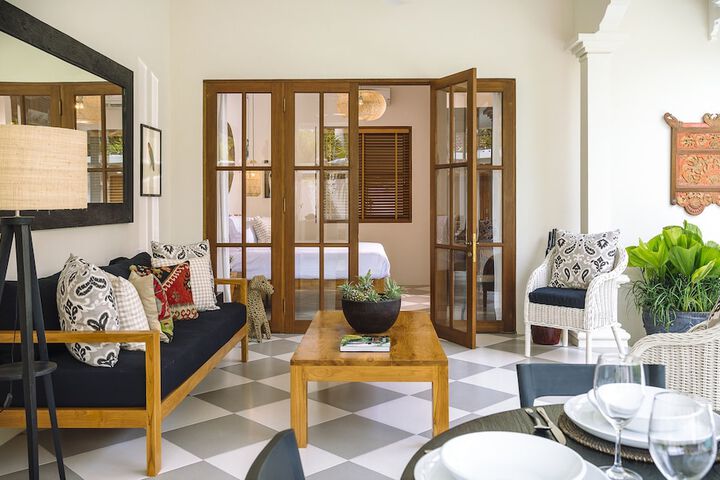 Room 8 of 16