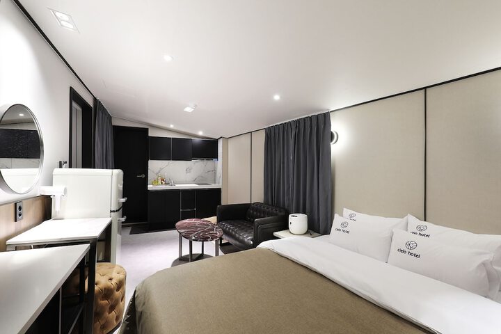 Room 16 of 74