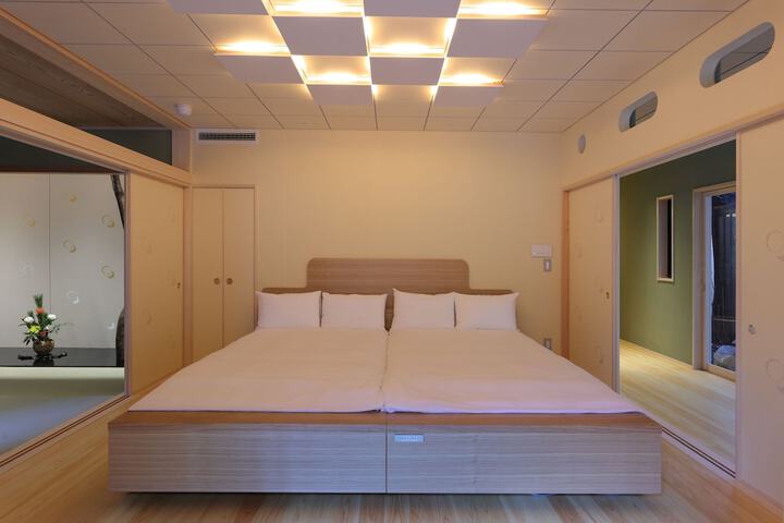 Room 19 of 80