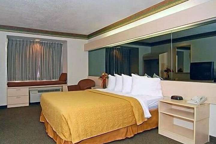 Room 17 of 52
