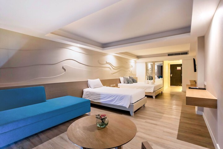 Room 12 of 64