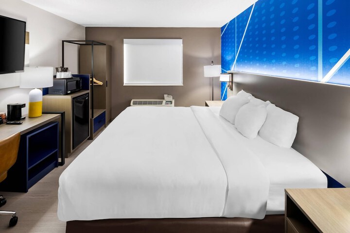 Room 16 of 32